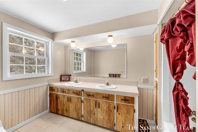 12893 112th Avenue, Grand Haven, MI 49417