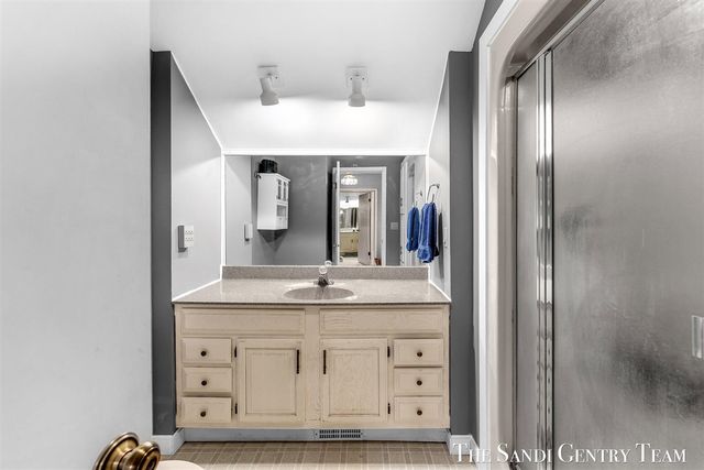 12893 112th Avenue, Grand Haven, MI 49417