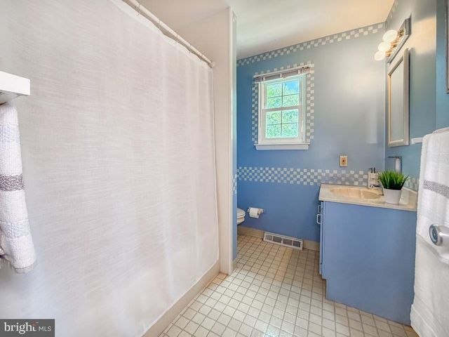 236 GREENVIEW RD, Yardley, PA 19067