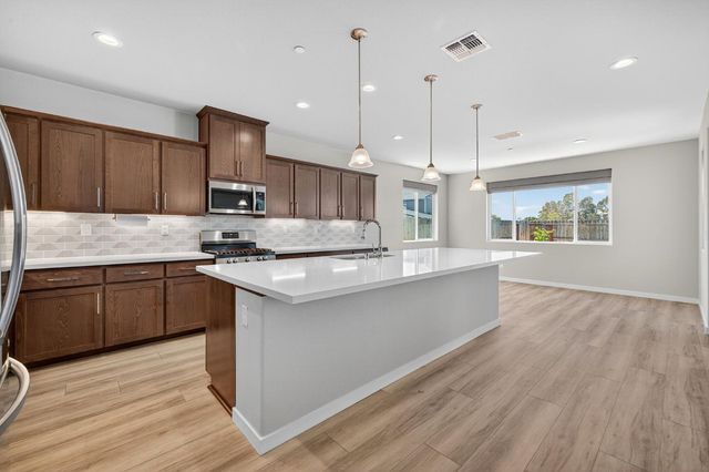 784 Cross Creek Ln, Lincoln, CA 95648