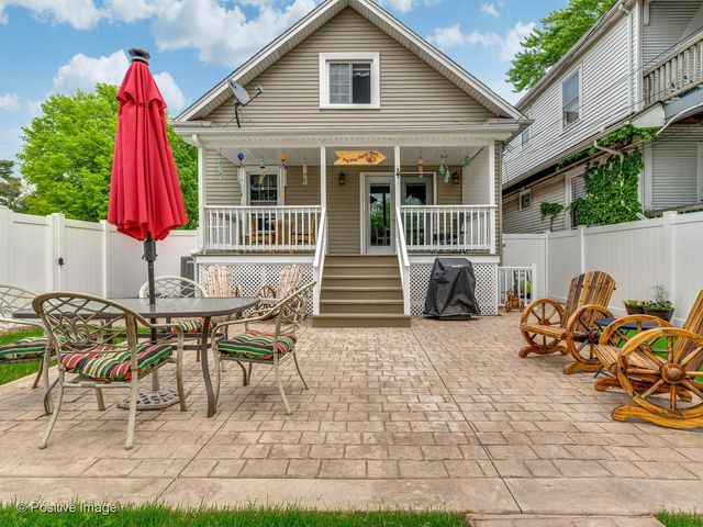 2158 N 74th Avenue, Elmwood Park, IL 60707