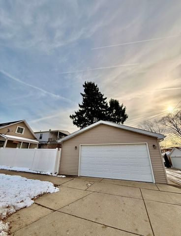 2158 N 74th Avenue, Elmwood Park, IL 60707