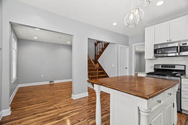 2158 N 74th Avenue, Elmwood Park, IL 60707