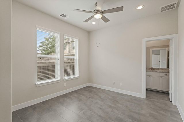 906 W 17th Street E, Houston, TX 77008