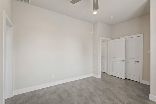 906 W 17th Street E, Houston, TX 77008