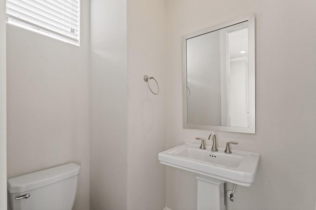 906 W 17th Street E, Houston, TX 77008