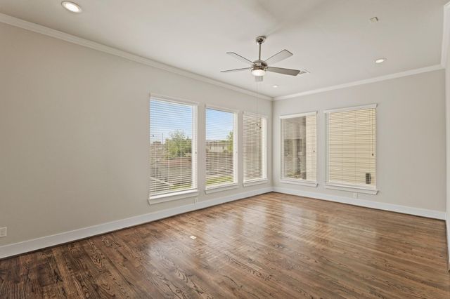 906 W 17th Street E, Houston, TX 77008
