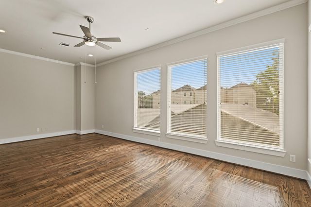 906 W 17th Street E, Houston, TX 77008