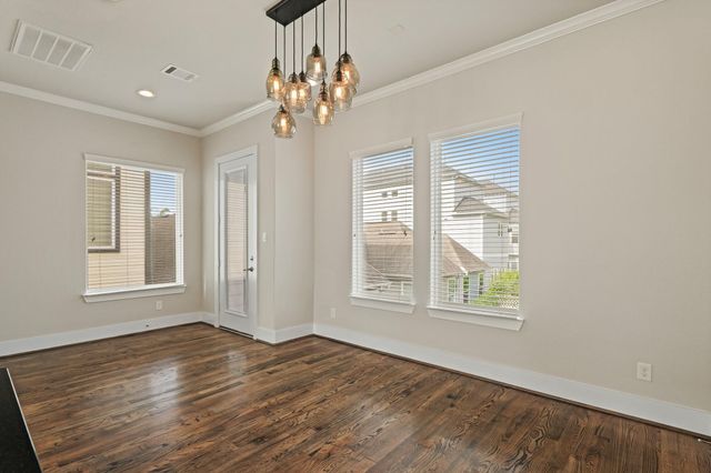 906 W 17th Street E, Houston, TX 77008