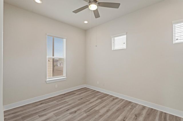 906 W 17th Street E, Houston, TX 77008