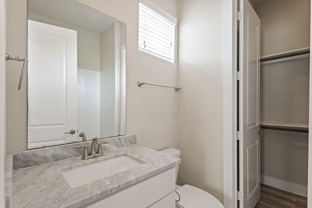 906 W 17th Street E, Houston, TX 77008
