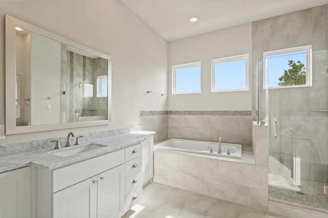 906 W 17th Street E, Houston, TX 77008