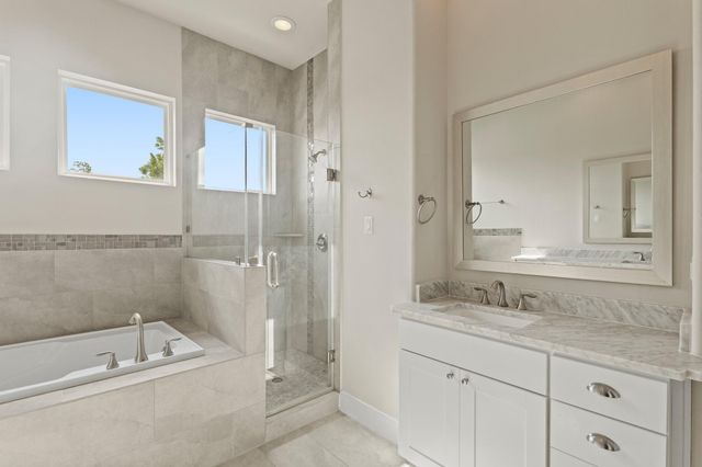 906 W 17th Street E, Houston, TX 77008