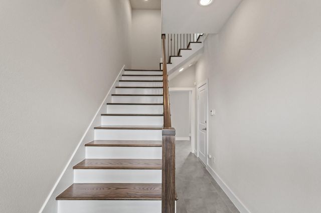 906 W 17th Street E, Houston, TX 77008