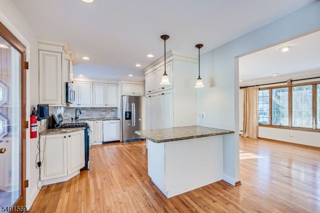 4 Winthrop Rd, Franklin Twp., NJ 08873