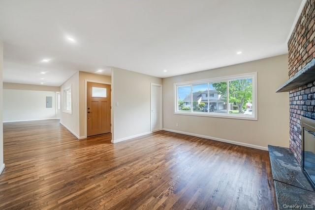 5 Cheryl Lane, North Babylon, NY 11703