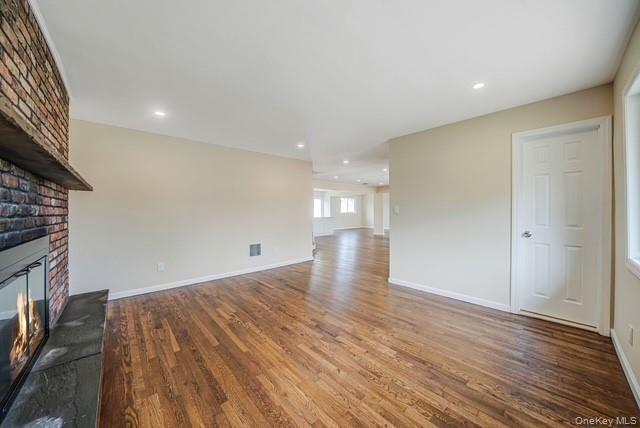 5 Cheryl Lane, North Babylon, NY 11703