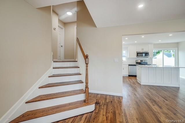 5 Cheryl Lane, North Babylon, NY 11703