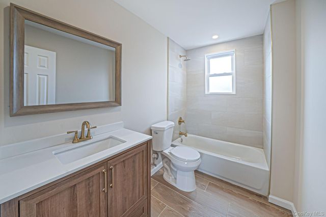 5 Cheryl Lane, North Babylon, NY 11703