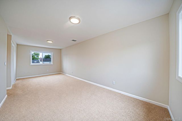 5 Cheryl Lane, North Babylon, NY 11703