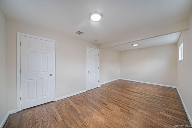 5 Cheryl Lane, North Babylon, NY 11703
