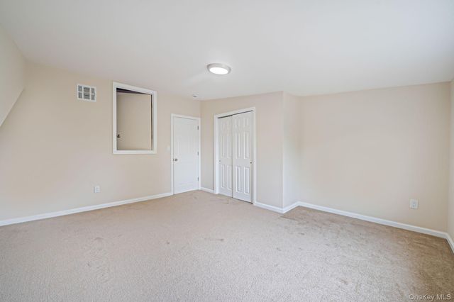 5 Cheryl Lane, North Babylon, NY 11703