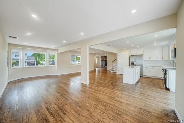 5 Cheryl Lane, North Babylon, NY 11703