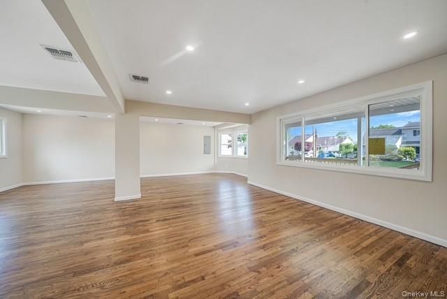 5 Cheryl Lane, North Babylon, NY 11703