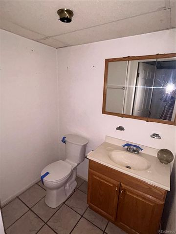 2002 S Worchester Way, Aurora, CO 80014