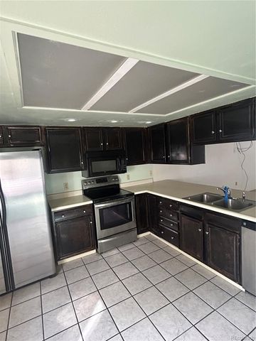 2002 S Worchester Way, Aurora, CO 80014