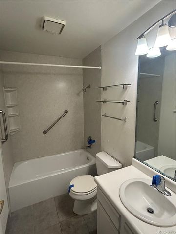 2002 S Worchester Way, Aurora, CO 80014