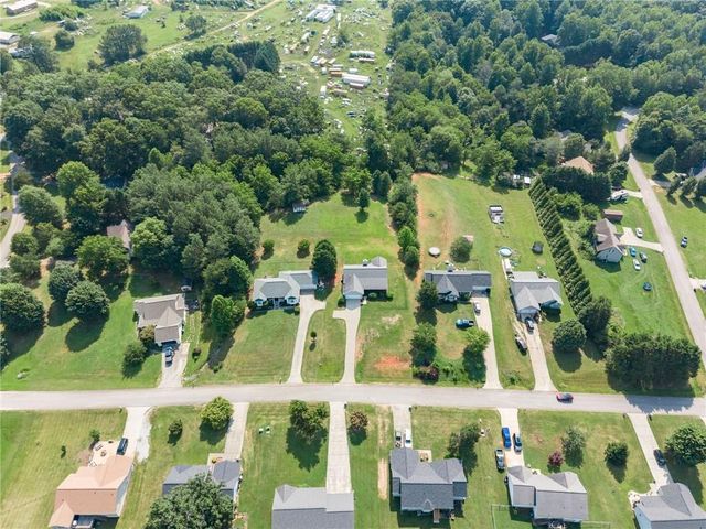 83 Ash Wood Lane, Cleveland, GA 30528