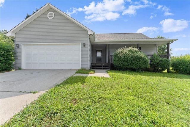 83 Ash Wood Lane, Cleveland, GA 30528