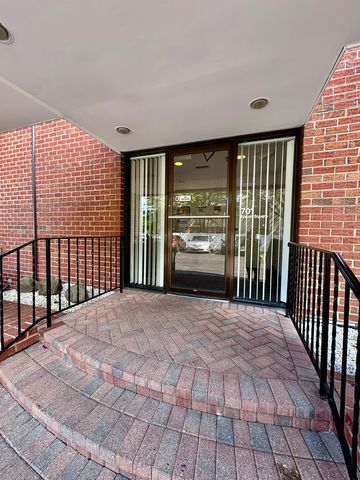 701 Forum Square 409, Glenview, IL 60025