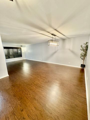 701 Forum Square 409, Glenview, IL 60025