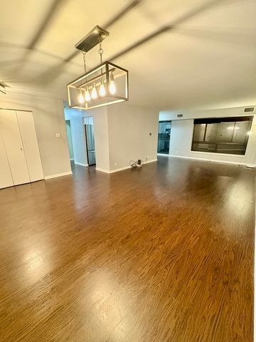 701 Forum Square 409, Glenview, IL 60025