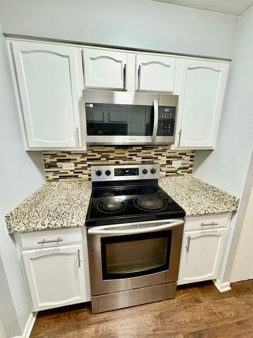 701 Forum Square 409, Glenview, IL 60025