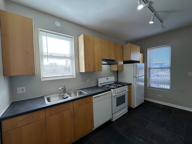 3946 N Cicero Avenue 1, Chicago, IL 60641