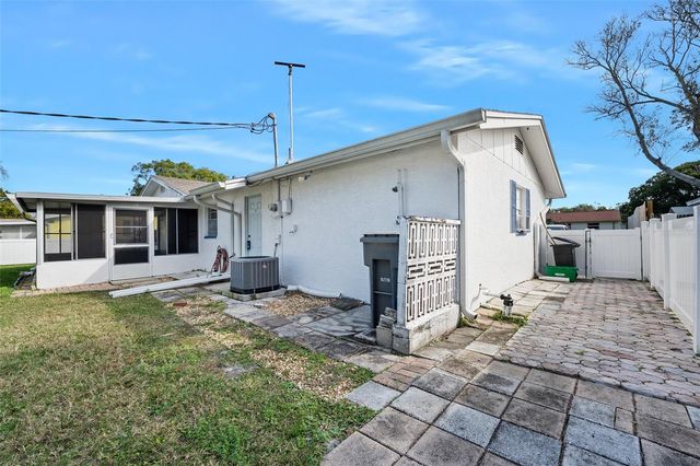 538 GERTRUDE LANE, South Daytona, FL 32119