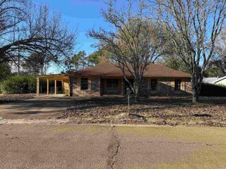 2136 Sycamore Drive, Forrest City, AR 72335