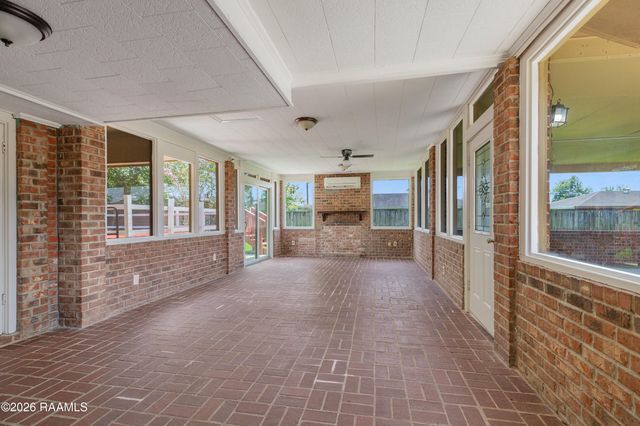 941 Begnaud Street, Breaux Bridge, LA 70517