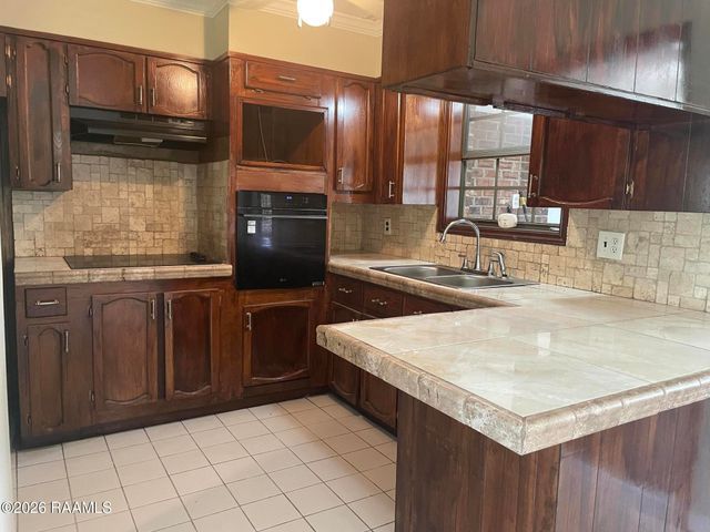 941 Begnaud Street, Breaux Bridge, LA 70517