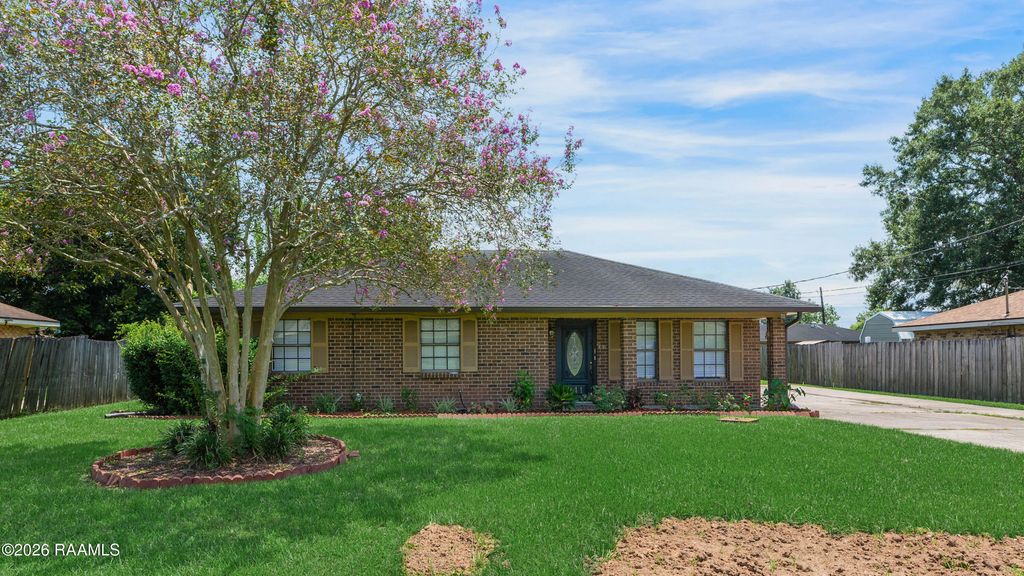 941 Begnaud Street, Breaux Bridge, LA 70517