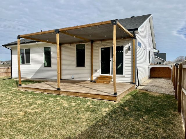 5611 Leyden Avenue, Des Moines, IA 50317