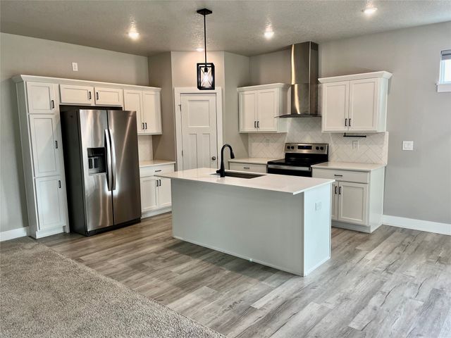 5611 Leyden Avenue, Des Moines, IA 50317