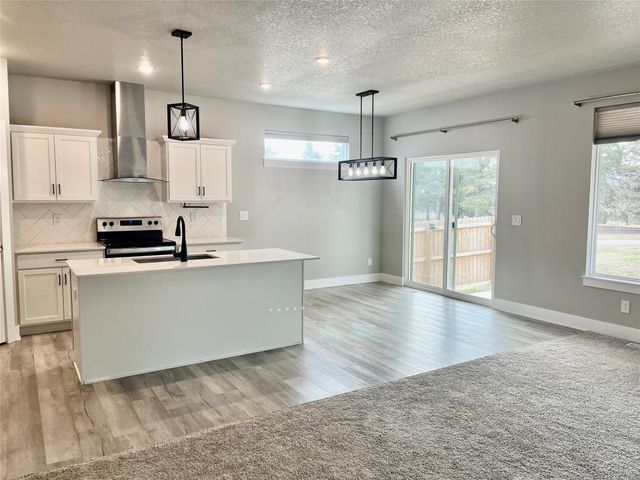 5611 Leyden Avenue, Des Moines, IA 50317