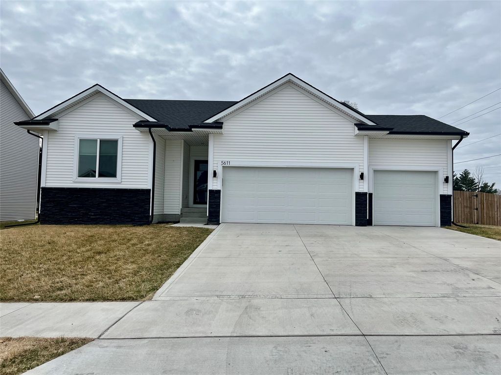 5611 Leyden Avenue, Des Moines, IA 50317