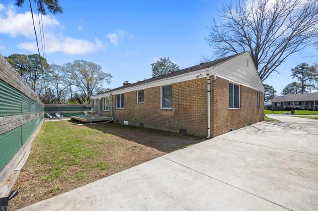 5224 Rolleston DR, Virginia Beach, VA 23464