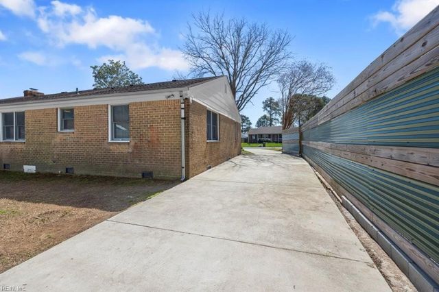 5224 Rolleston DR, Virginia Beach, VA 23464