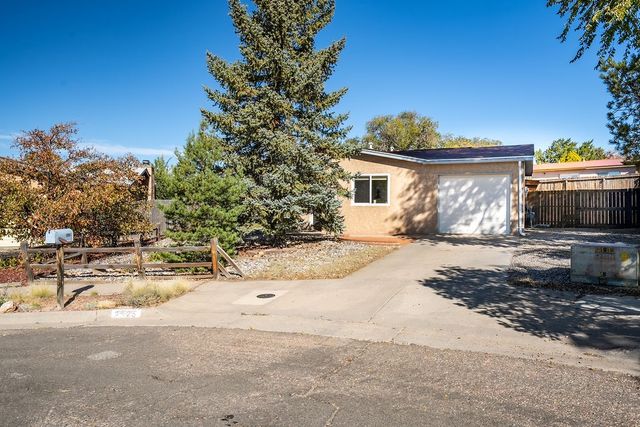 2525 Camino San Patricio, Santa Fe, NM 87505